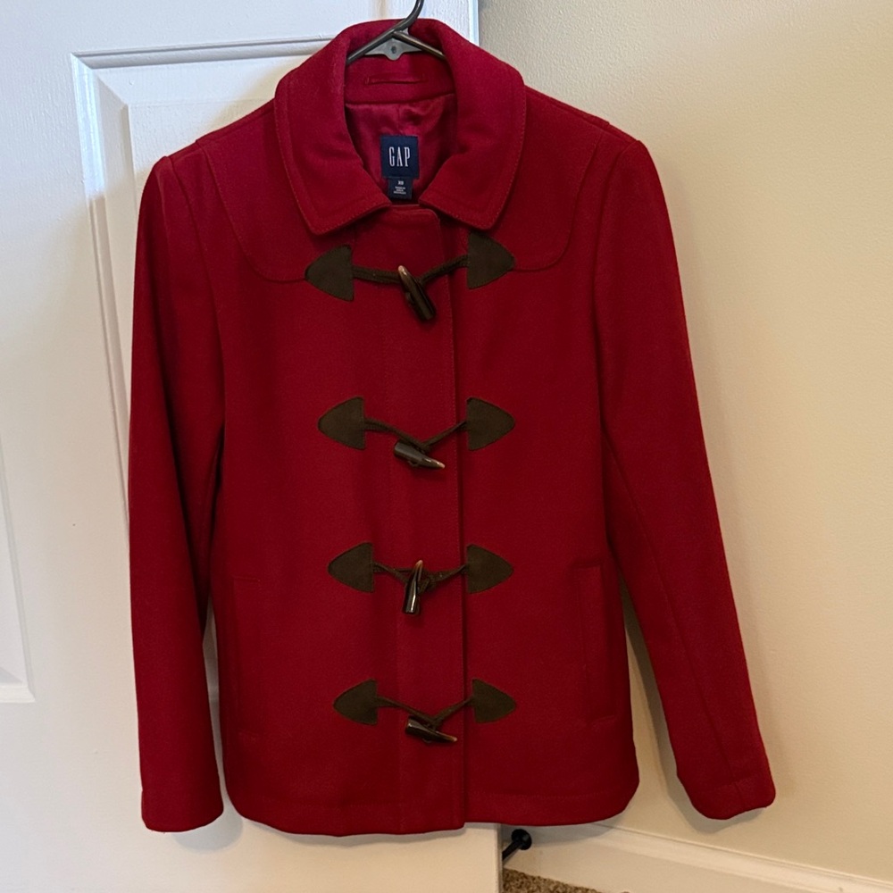 GAP Women's Vibrant Red Toggle Jacket. Like new condition!!